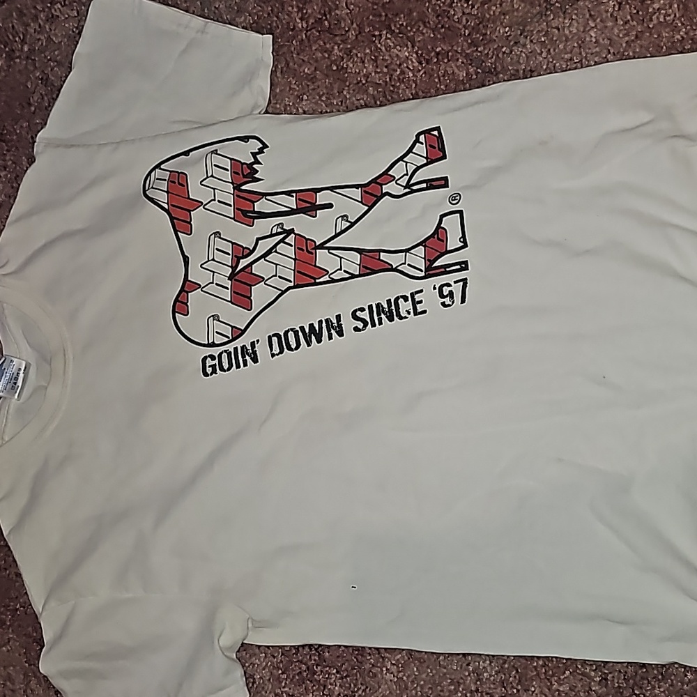 T Shirt - BloMe